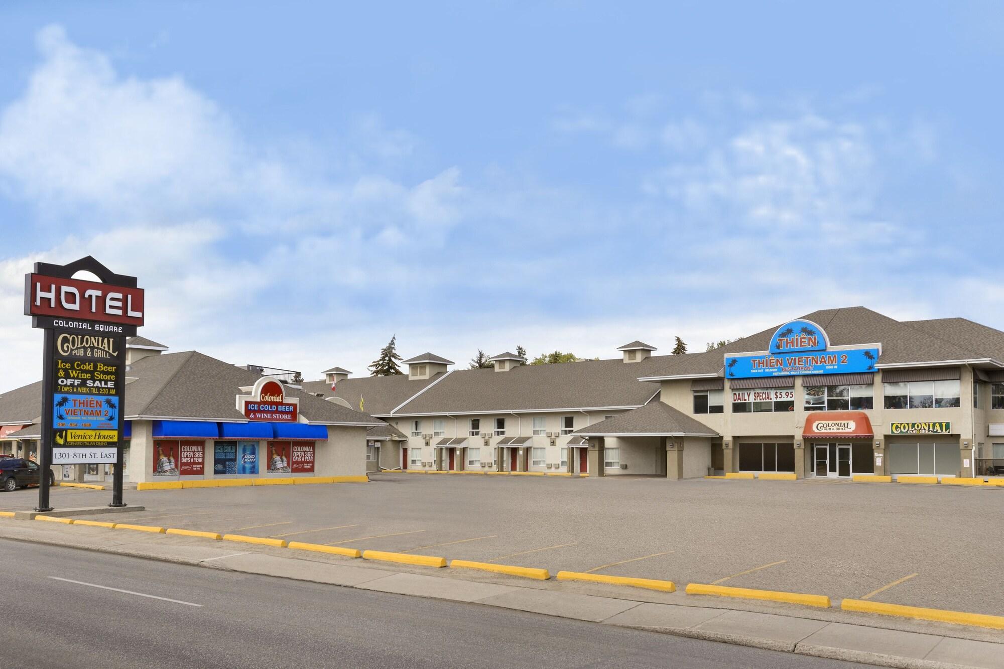 Colonial Square Inn & Suites Saskatoon Bagian luar foto